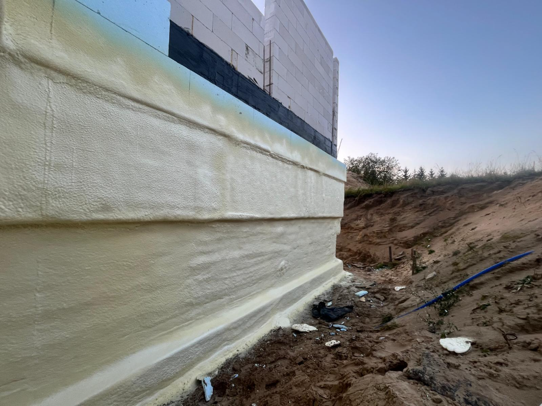 Photo by Mathyas Kurmann