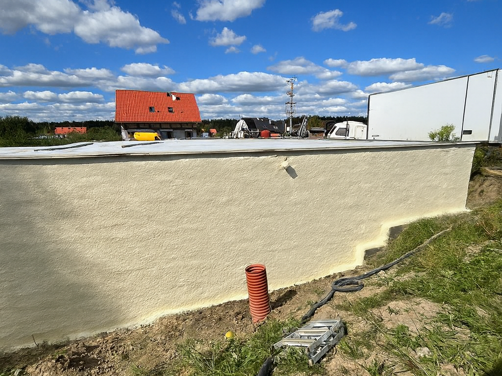 Fundament zaizolowany pianą zamkniętokomórkową